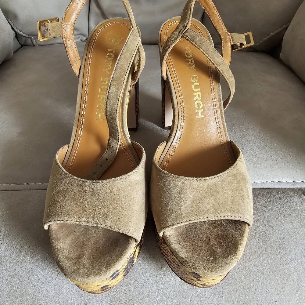 Tory‎ Burch Tan Suede Snake Print Platform Heels Sandals Statement Shoes Sz 7.5